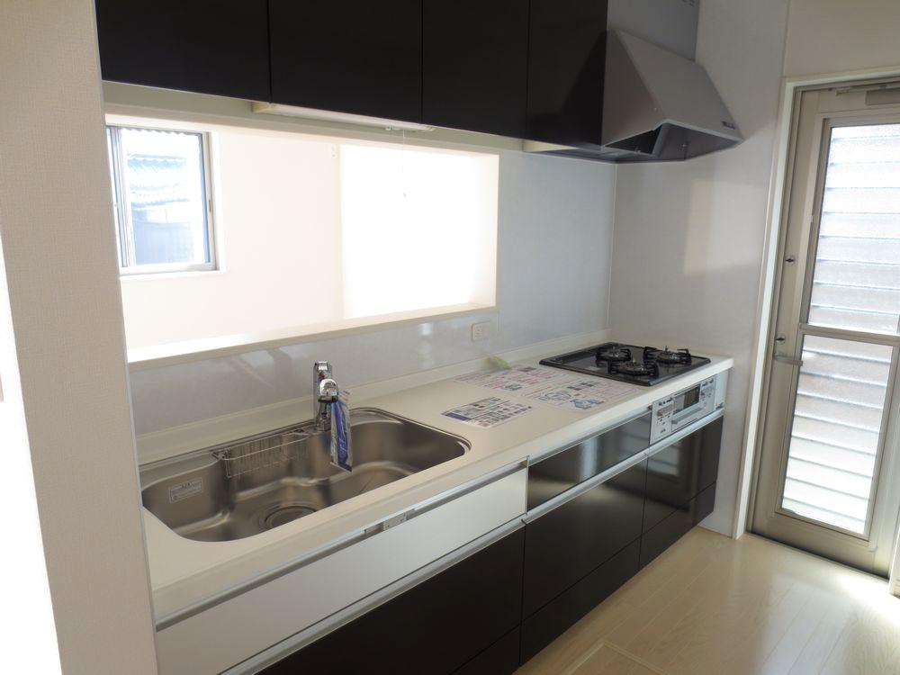 Kitchen.  ■ Quiet sink, Artificial marble top plate, It is a water purification function with faucet ■ 