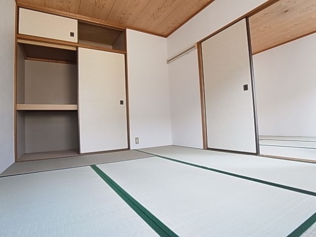 Other room space. Japanese-style room was also clean and renovation completed § ~