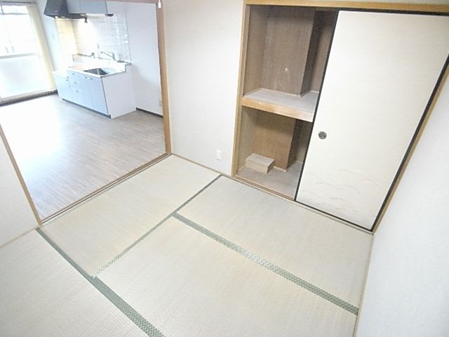 Other room space. Japanese-style room also probably easy to use by there one application ☆