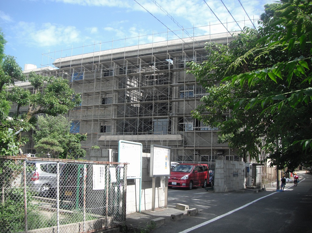 Primary school. 983m until yamatotakada stand Katashio elementary school (elementary school)