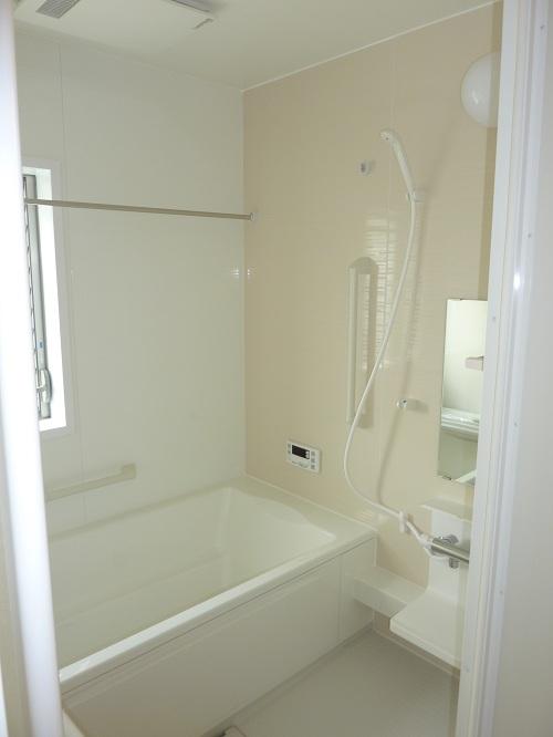 Same specifications photo (bathroom). Also safe drying of winter with bathroom heating dryer