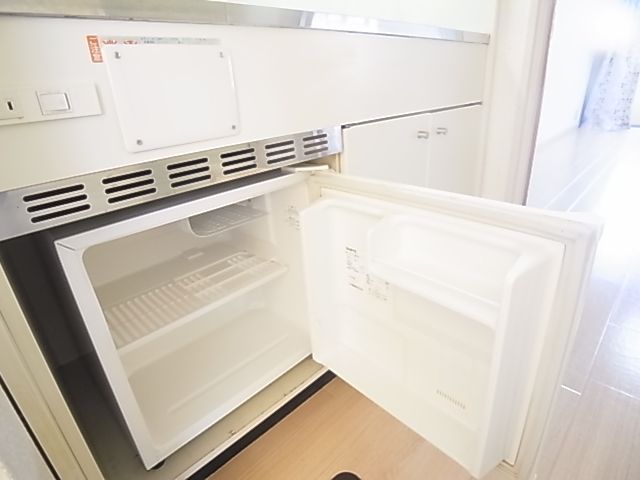 Other Equipment. Mini-refrigerators are equipped pat ☆