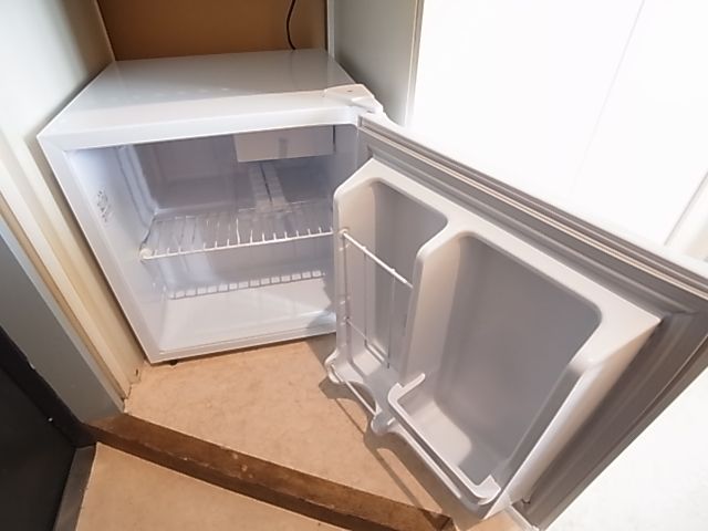 Other Equipment. Mini-refrigerators are equipped with the new article ☆