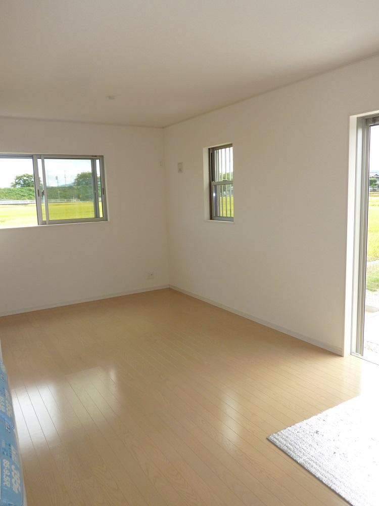 Living.  [No. 4 place]  Living 15.5 Pledge! 