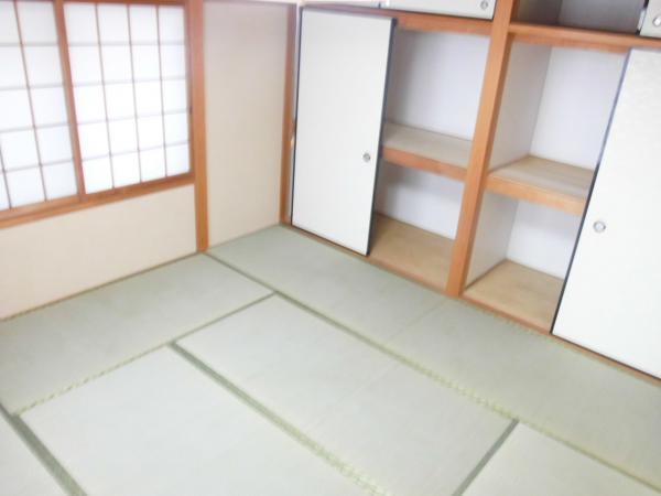 Non-living room. 2F Japanese-style room, Tatami mat replacement, Sliding door ・ Sliding door was re-covering
