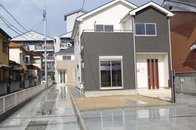 Local appearance photo. Local (11 May 2013) Shooting