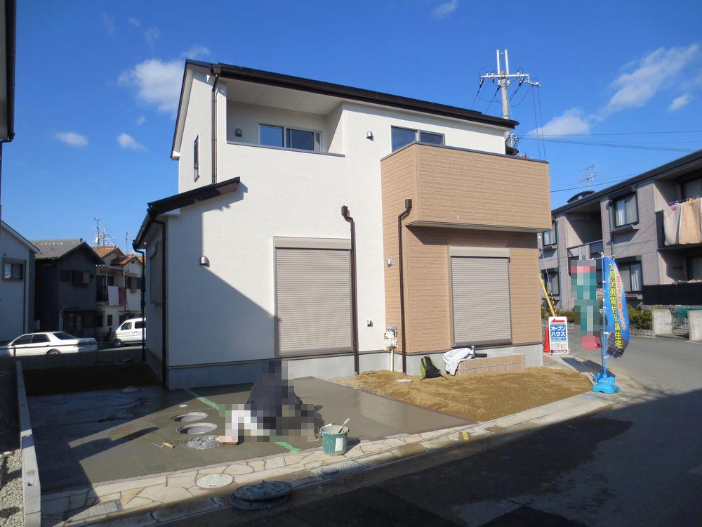 Local appearance photo. The building is completed already! Please feel free to contact us ■ With solar power residential stain-resistant exterior wall siding specification! Exterior construction costs included! (4 Gochi only solar power is not attached. ) ■ 