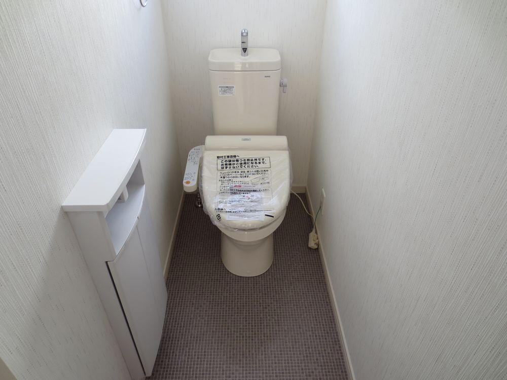 Local appearance photo.  ■ The first floor is equipped with Washlet ■ 
