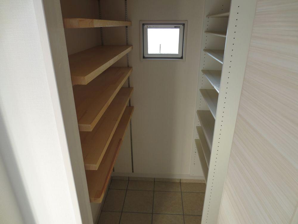 Model house photo.  ■ Entrance in the large capacity storage also clean (shoes closet) ■ 