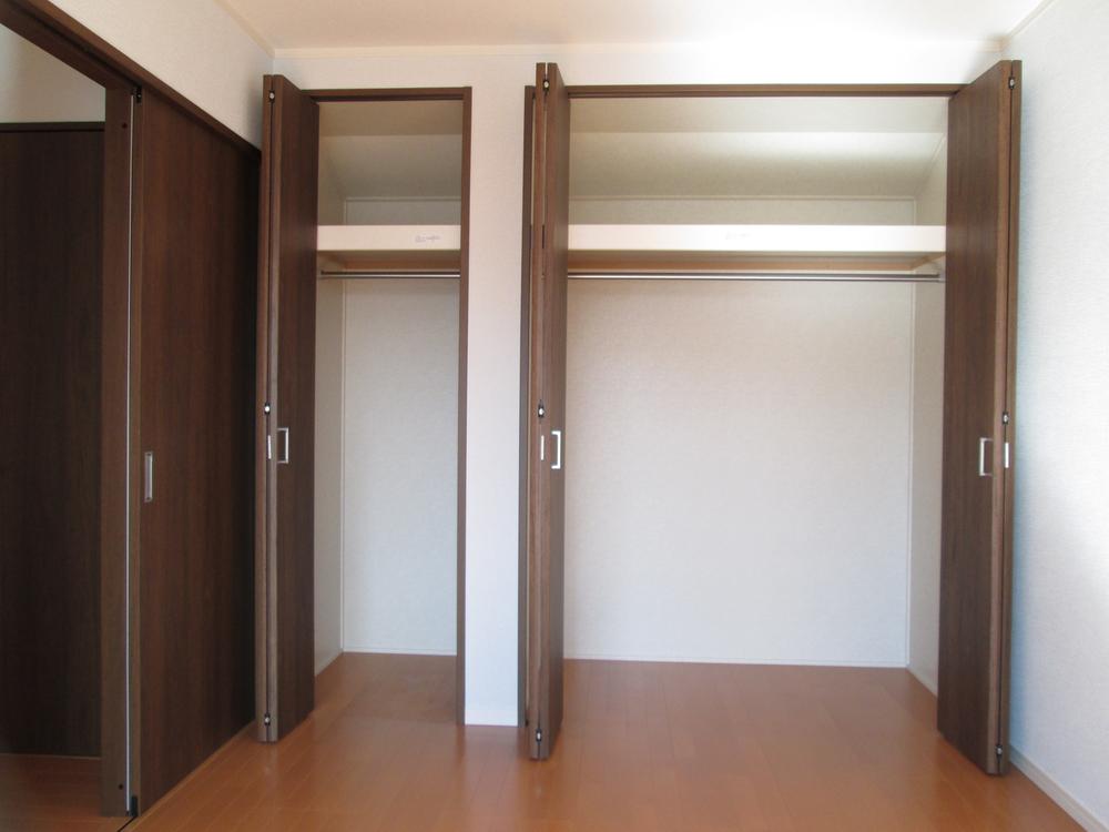 Other introspection. Closet with plenty of storage capacity