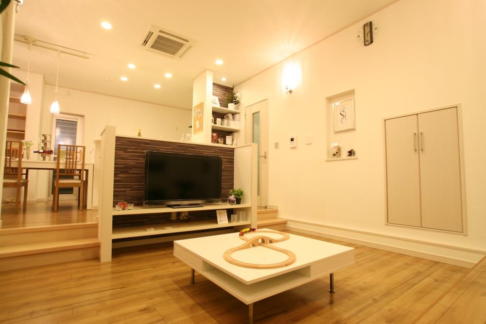 Same specifications photos (living). Same specifications