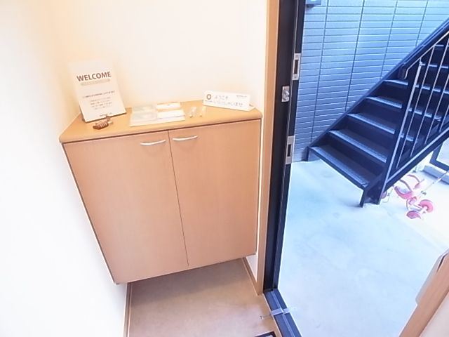 Entrance. Shoes BOX also are equipped pat ☆