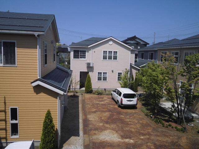 View photos from the dwelling unit. View from the site (June 2013) Shooting