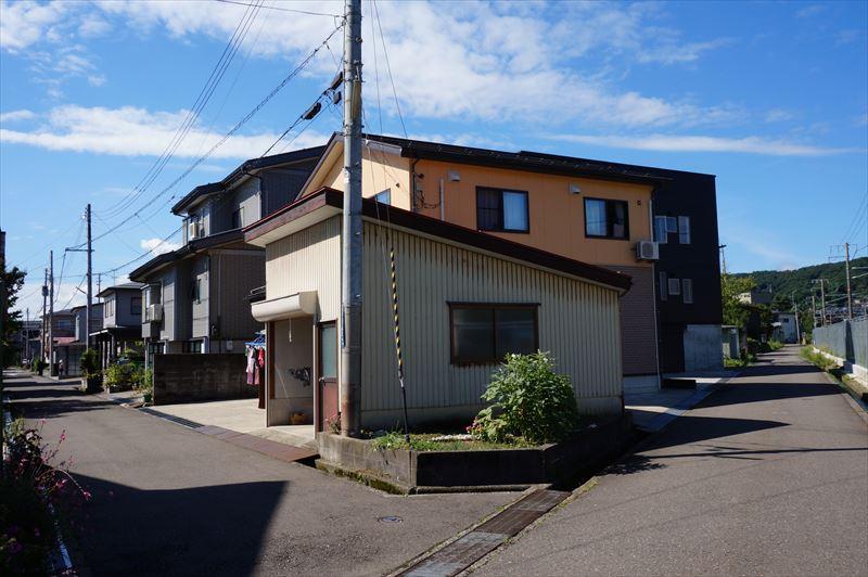 Local appearance photo. Local (September 2013) Shooting From the local garage