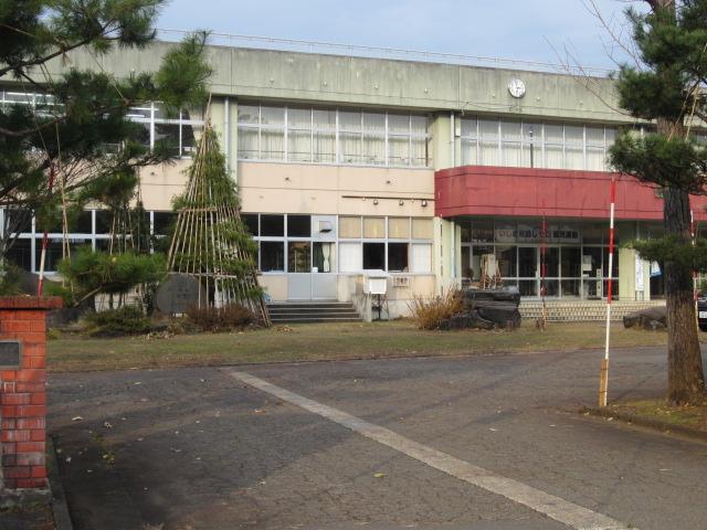 Primary school. 606m to Joetsu City Takashi Elementary School