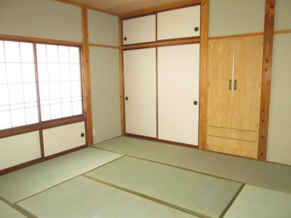 Non-living room. Tatami aroma will settle feelings