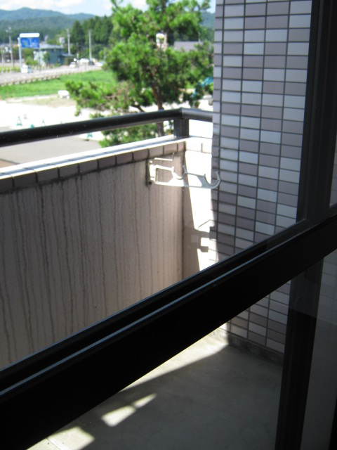 Balcony. 2 ・ The third floor is lucky balcony