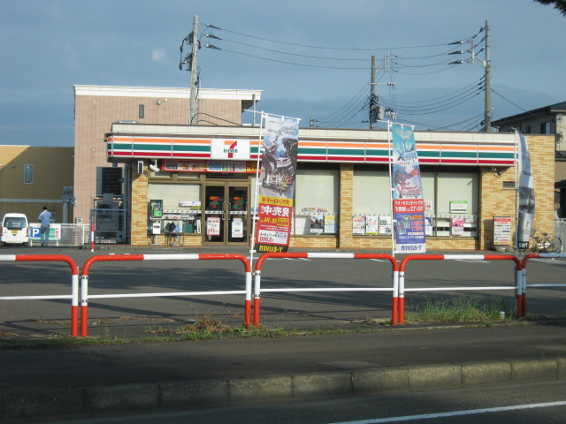 Convenience store. 309m to Seven-Eleven Joetsu Hotel (convenience store)