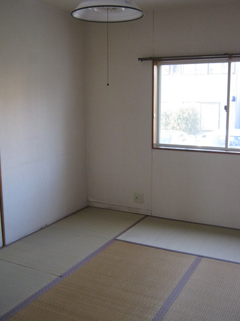 Other room space. Is one more Japanese-style rooms