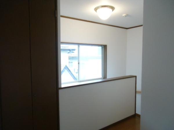 Other introspection. Corridor is a spacious bright