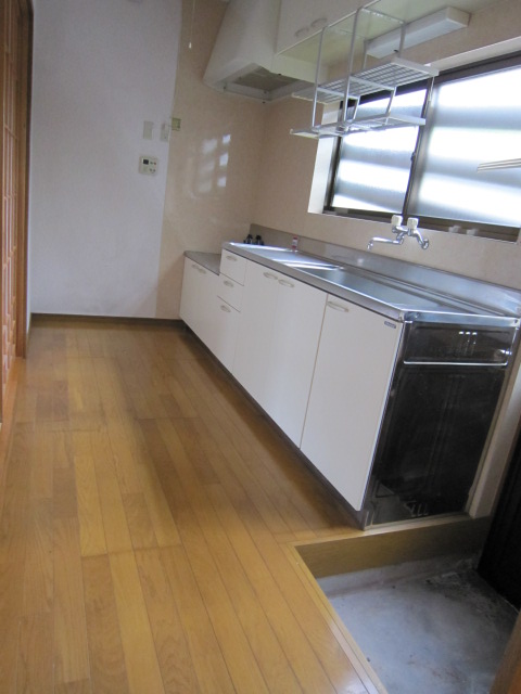 Kitchen. Rental housing is good widely kitchen