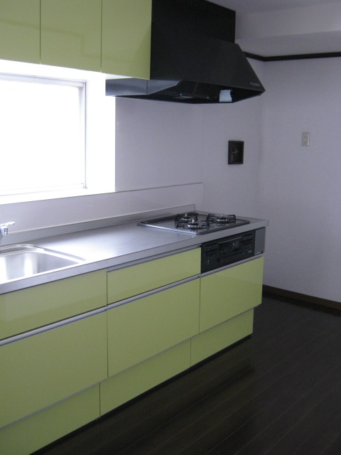 Kitchen. Wide ~ There stove system Kitchen 3-neck have