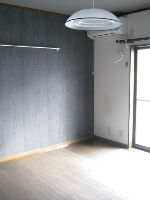 Living and room. Black accents cross ceiling has also become Park Tsu gray fashionable ~