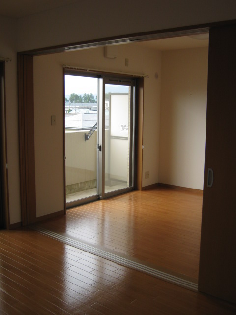 Other room space. Next to the LDK of 6.4 quires Western-style