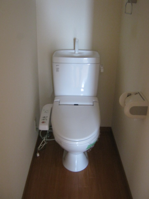 Toilet. There is warm water washing toilet seat ☆ 