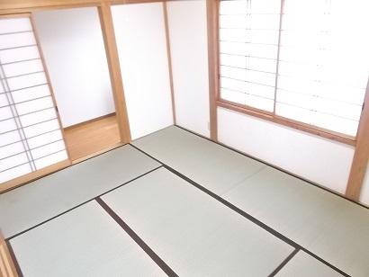 Non-living room. 6-mat Japanese-style tatami mat sort already