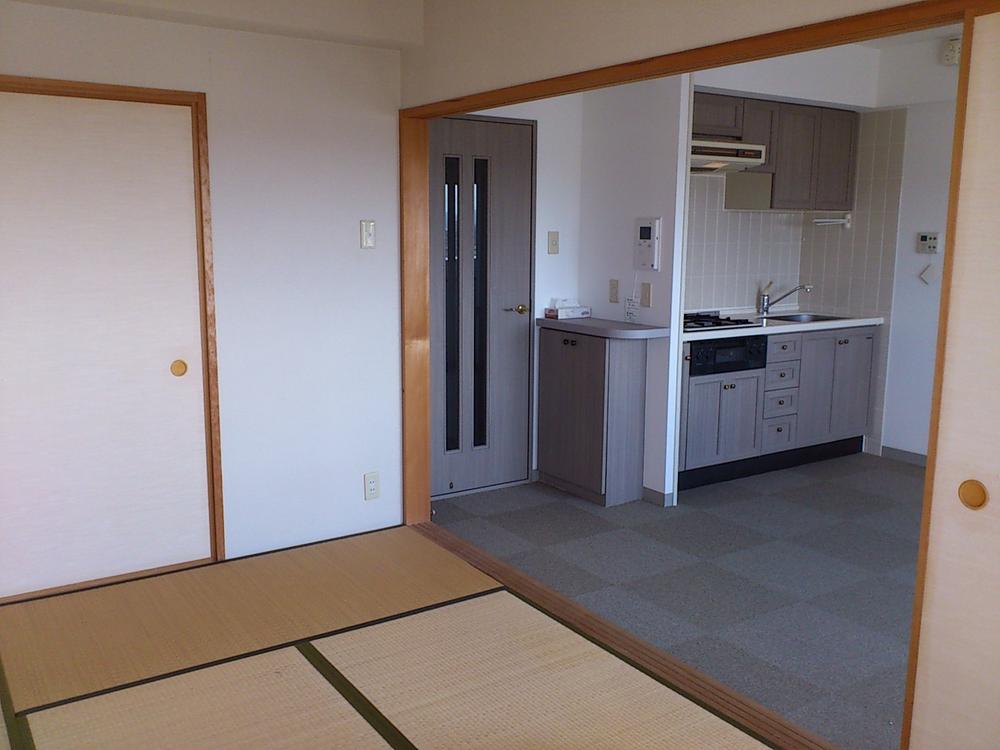 Living. Japanese-style room and dining