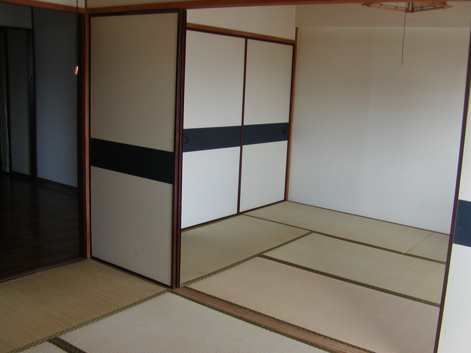 Living and room. Japanese-style room 2 between More