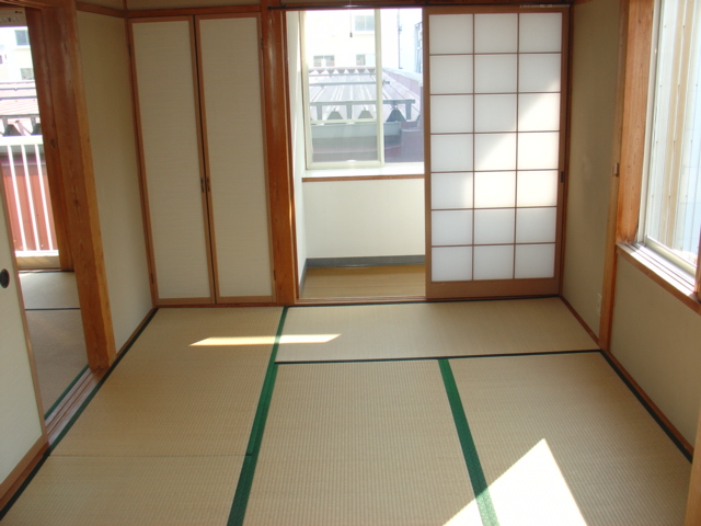 Living and room. Japanese-style room 6 quires