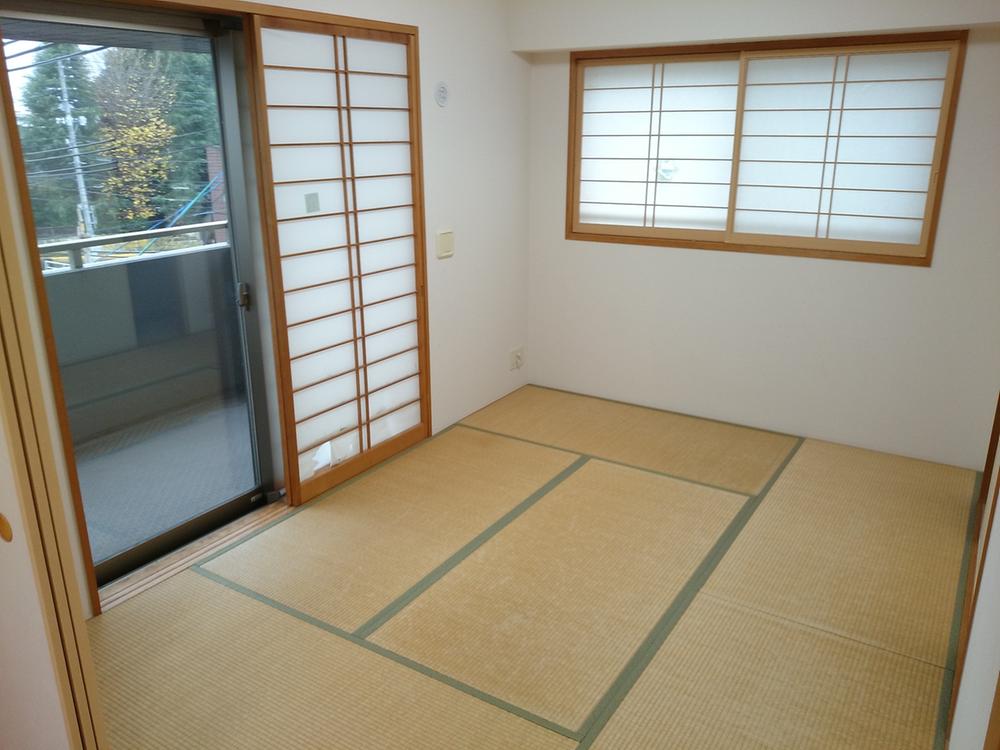 Other introspection. Because the corner room bright Japanese-style room