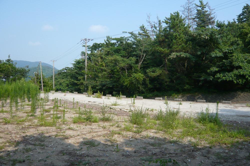Local land photo. The Shinano River watershed opposite shore is overlooking the Yahikoyama and Kugamiyama