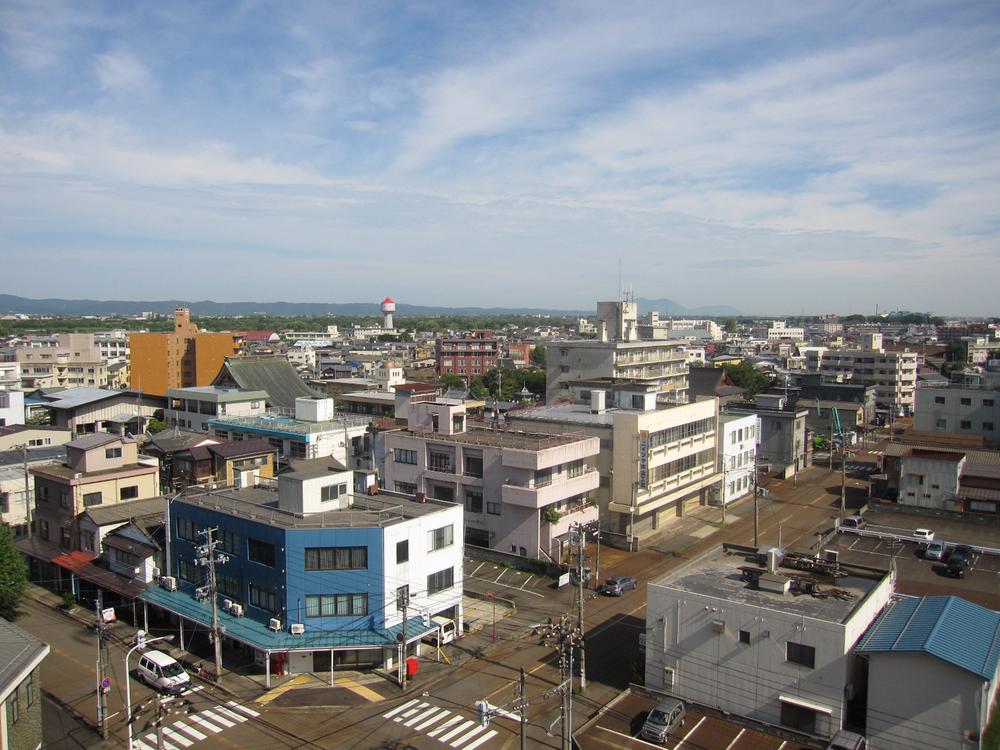 View photos from the dwelling unit. You can overlook the Nagaoka city.