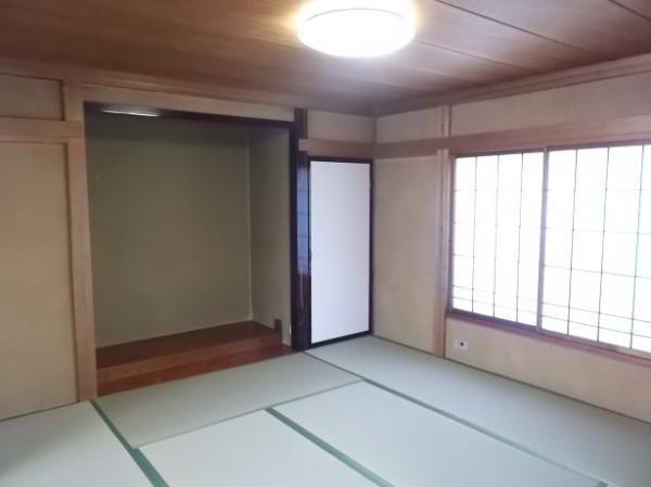 Other introspection. Second floor Japanese-style room (8 tatami mats) tatami mat replacement already