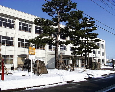 Primary school. Miyauchi up to elementary school (elementary school) 695m