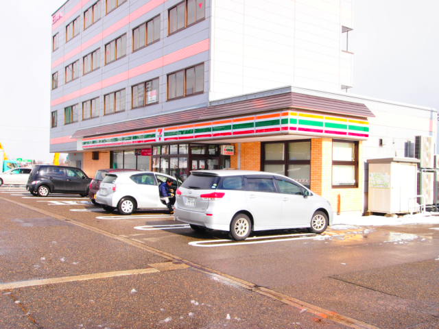 Convenience store. Seven-Eleven Nagaokafujihashi store up (convenience store) 850m