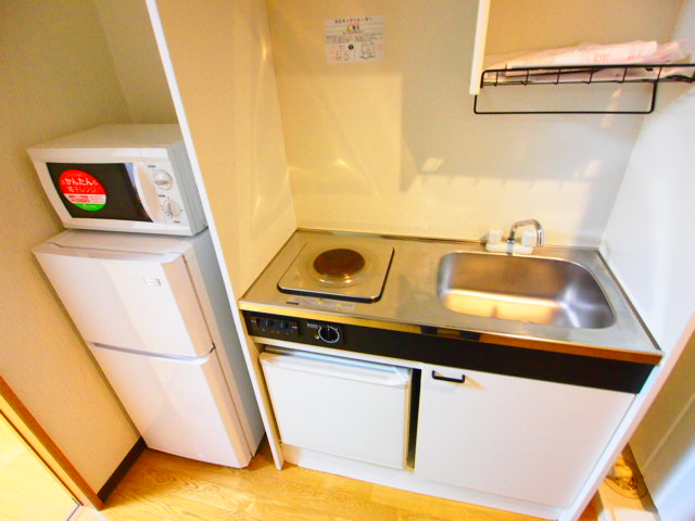Kitchen. Mini kitchen (fridge ・ With microwave)