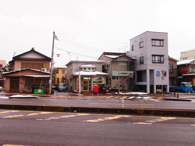 post office. 352m to Nagaoka Red Cross the town post office (post office)