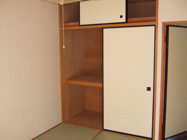 Receipt. Closet of Japanese-style room, With upper closet