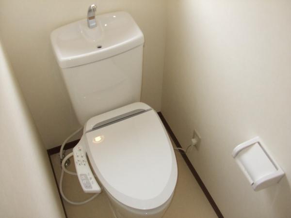 Toilet. First floor toilet bowl ・ It was toilet seat exchange