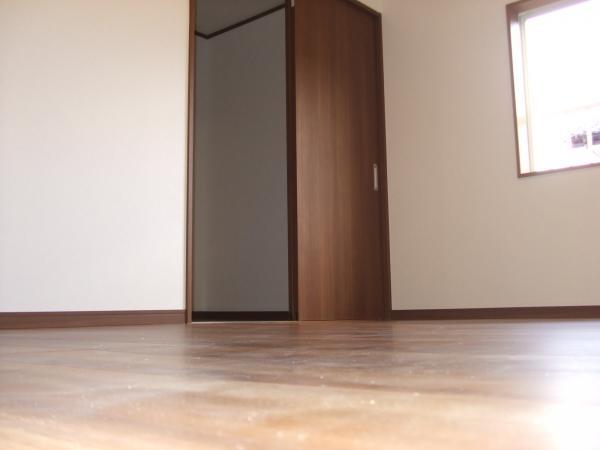 Non-living room. A walk-in closet with the 2 Kaiyoshitsu 6 Pledge