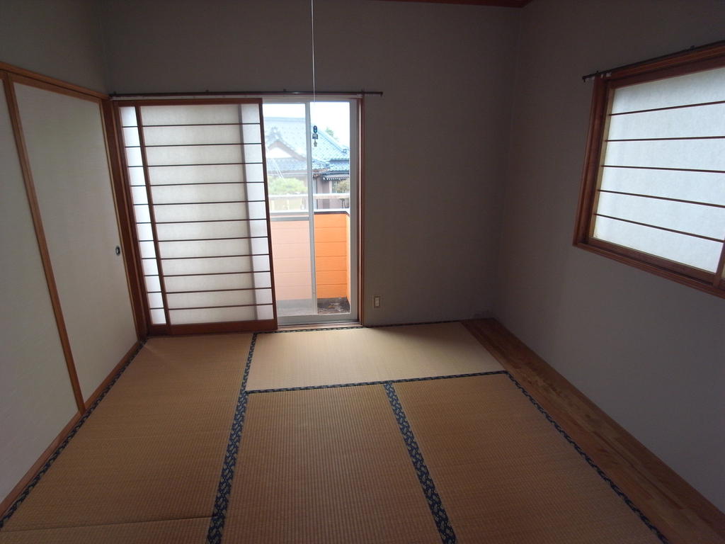 Other room space. Corner room two-sided lighting ・ Curtain unnecessary with a shoji