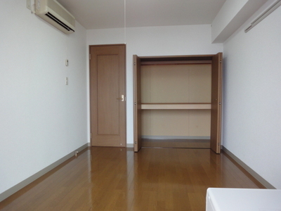 Living and room. Hiroshi 6 Pledge bright sunny rooms! 