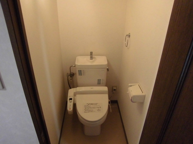 Toilet. toilet / Bidet