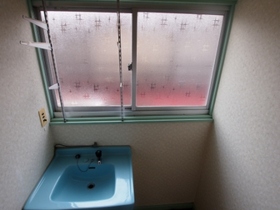 Washroom. It comes with a window in changing room! ! 