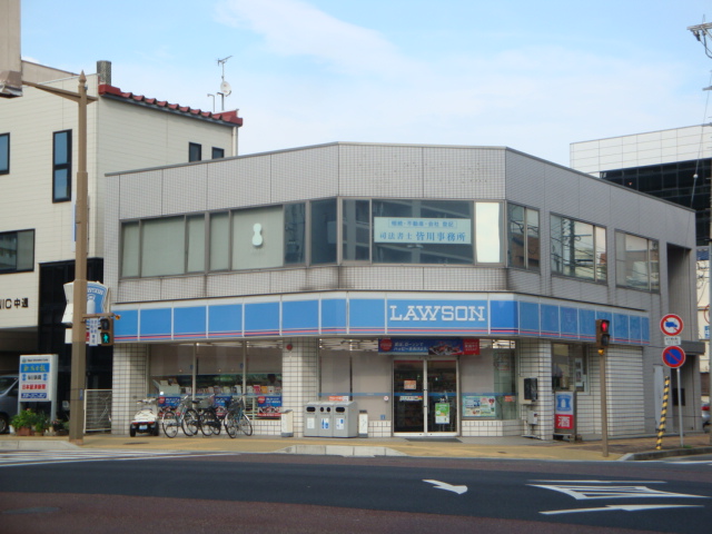 Convenience store. 10m until Lawson Niigata Higashinakadori store (convenience store)