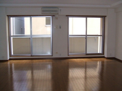 Living and room. Spacious room